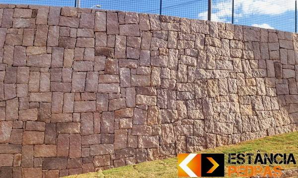 Ampliação do muro de pedra rachão – Ponte Pedras