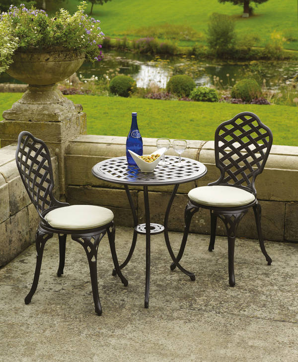 Bramblecrest Bergamo Bistro Set Black homify