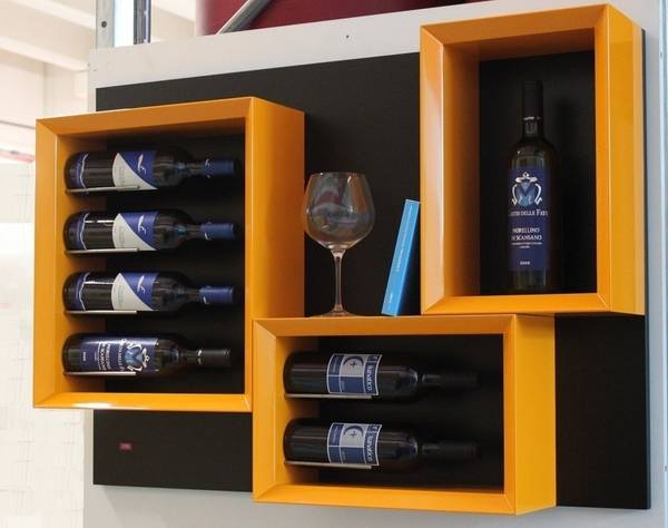 Porta #bottiglie #vino #design #Esigo 5 con pannello grigio e box