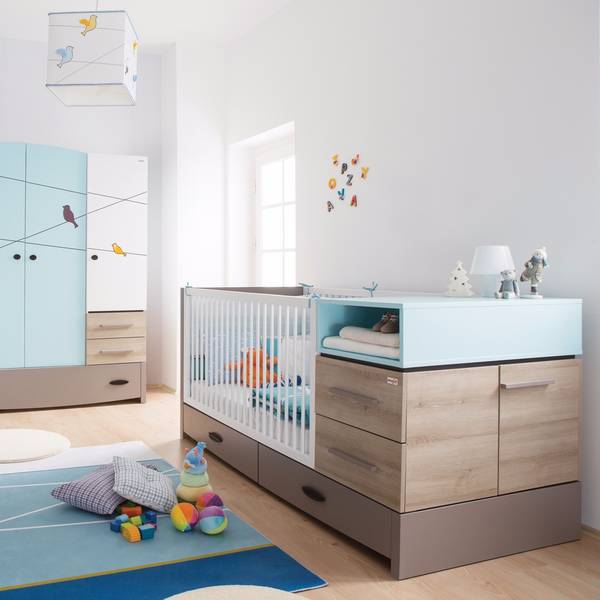 Extendable outlet cot bed