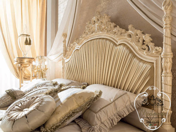 Royal classics sales bedroom furniture